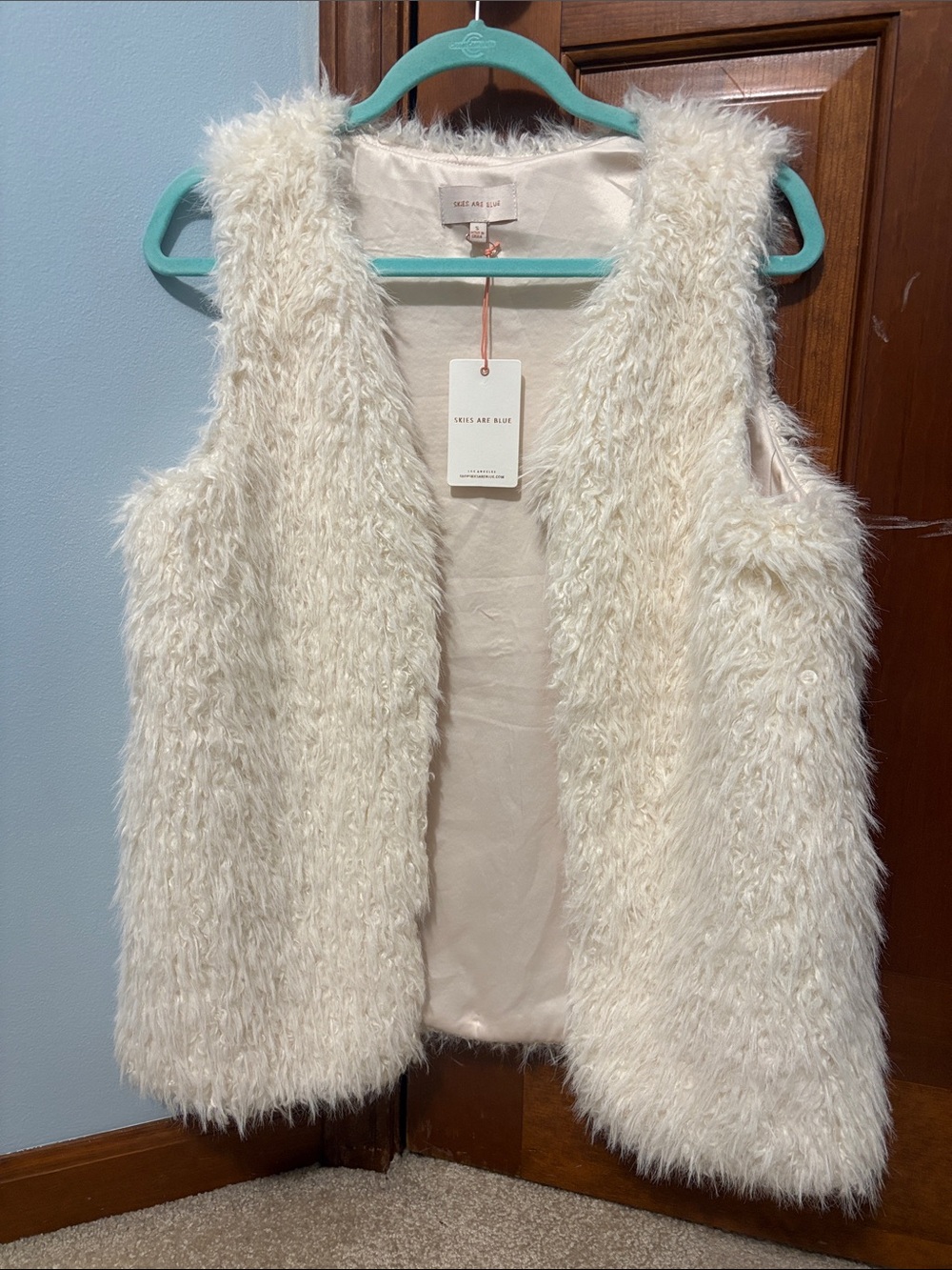 Skies Are Blue | Ivory Faux Fur Vest